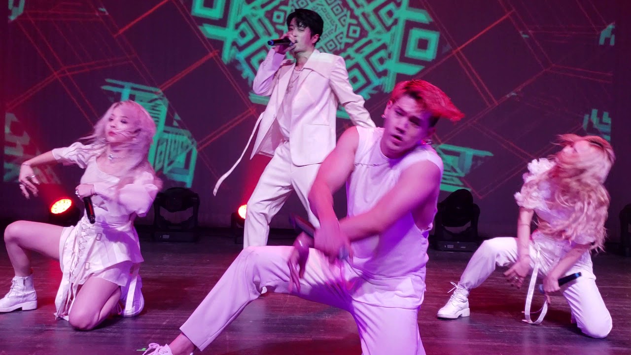 (4K) KARD 카드 Dumb LiTTy (Front Row) Wild KARD Tour 2019 in Atlanta