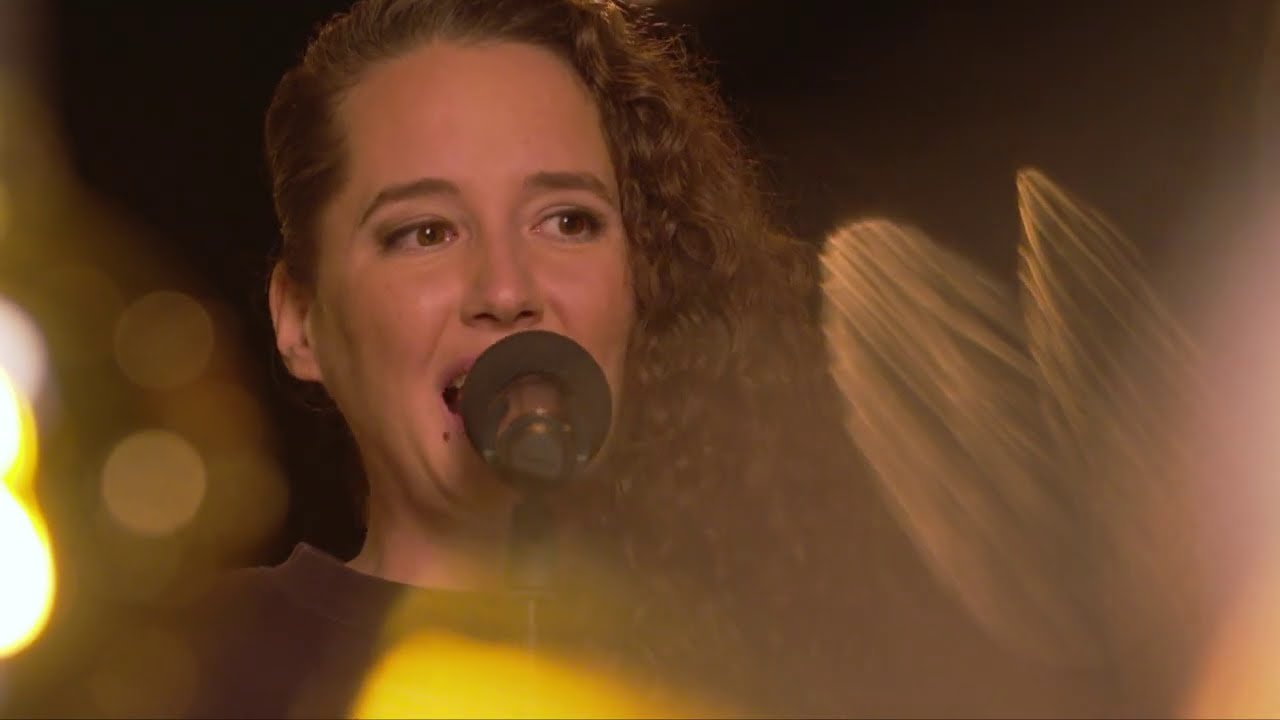 Watch Steff la Cheffe - Eifach (Live) on YouTube Watch Steff la Cheffe - Eifach (Live) on YouTube