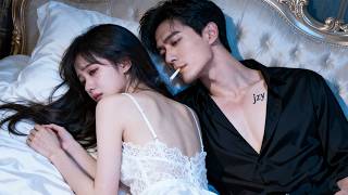 相愛8年她竟從未發現他在胸口紋了白月光的名字，多年真心為了狗，她果斷向公司申請出國，多年後她滿身榮耀瀟灑回國，曾經不可一世的前男友跪著求她再給次機會，卻只能得到她的一句[滾！別污染我的眼睛！]#爽剧 screenshot 4