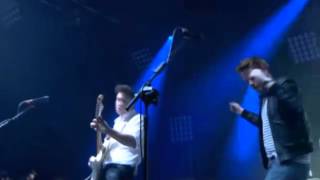 Two Door Cinema Club - Someday (Reading Festival 2012)