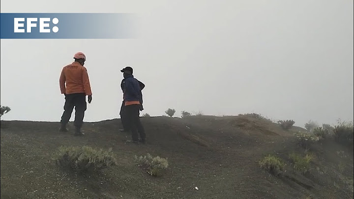 Indonesia busca a turista brasileña que se cayó por un barranco cuando escalaba un volcán