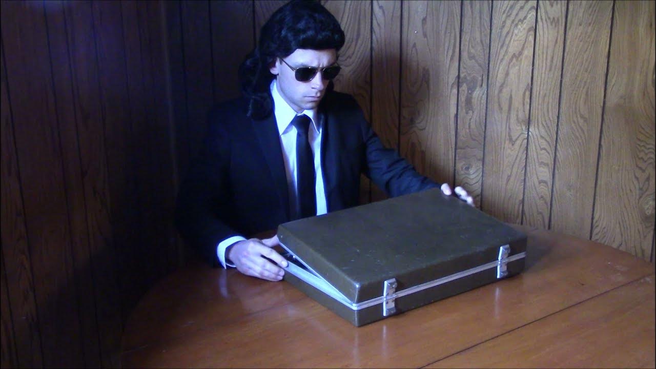 What's in the briefcase in Pulp Fiction. YouTube