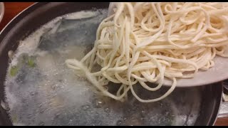 Korean Seafood Clam Noodle Soup (Kalguksu) 백합 칼국수 (ASMR)