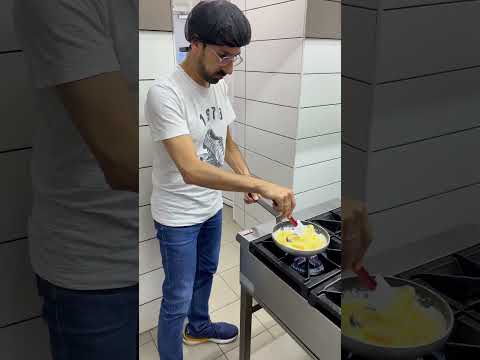 المحل اللي صرلو ٥٠ سنة بلف عرايس  