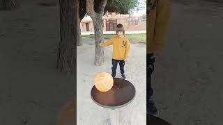 magia con una pelota