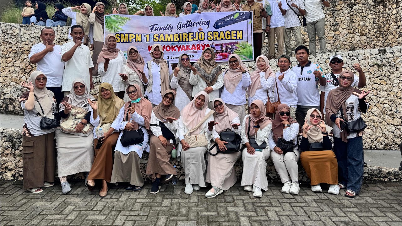 SMPN 1 SAMBIREJO SRAGEN GOES TO YOGYAKARTA BERSAMA HANA TOUR