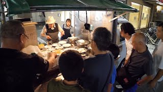 JPY500 for a bowl of ramen! A late-night stall run by a 78-year-old chef and his granddaughter!