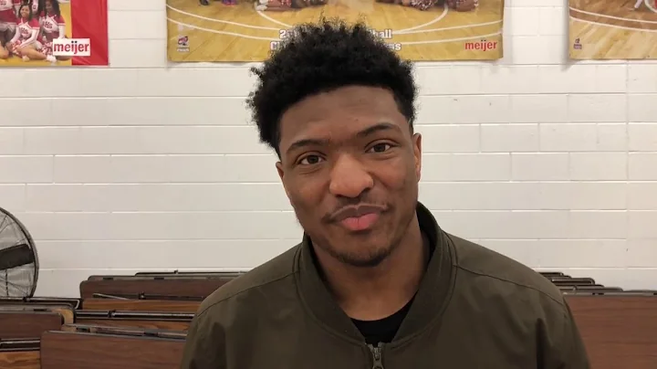 Kentucky recruit Earnest Sanders reacts to Courtne...
