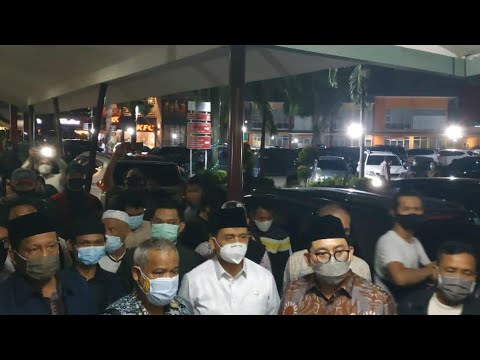 Momen Anggota FPI Sambut Jenazah yang Sempat Ditahan Polri