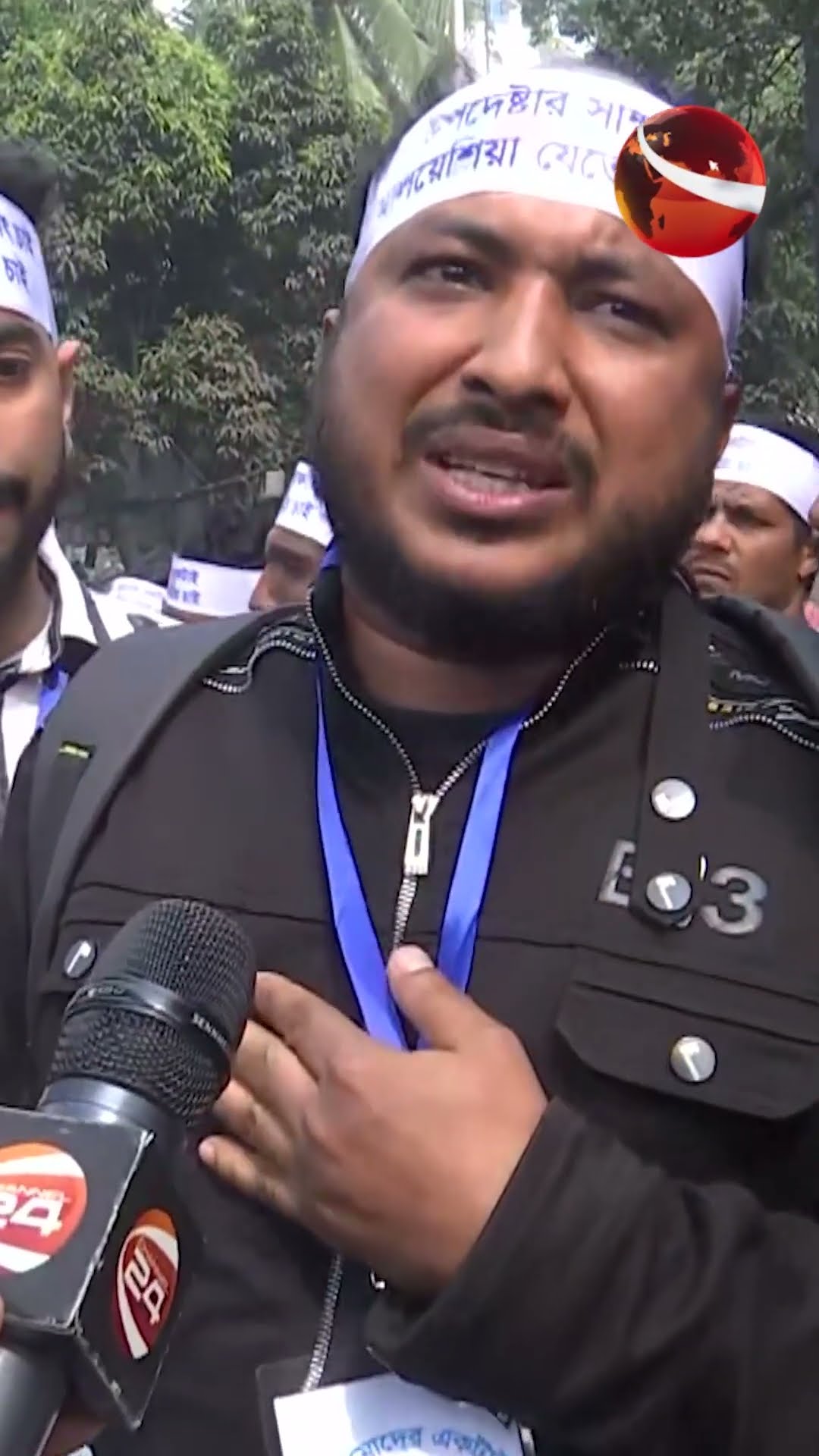 'ভিটা-বাড়ি বন্ধক রেখে টাকা জমা দিছি, সুদের যন্ত্রণায় বাড়ি ফিরতে পারি না' #ProtestNews #Malaysia