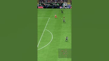 Real players play the offside trap manually 👉👱‍♂️ | EA FC 24 Ultimate Team