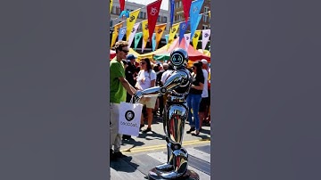 ROBOT Carnival Helper Surprises Visitors! | #AI #Robotics #YouTubeShorts