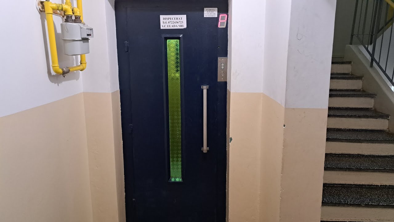 Old IFMA traction lift @ Bulevardul Victoriei 15, bl. 33, sc.B, Brașov, Romania