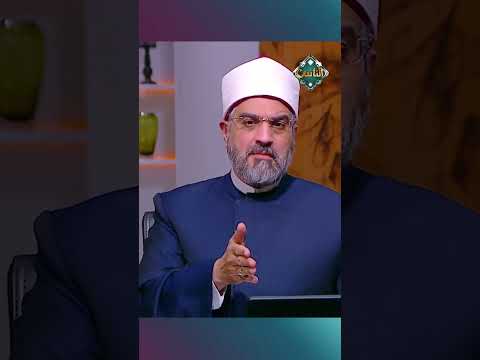 هل من ضحك في الصلاة عليه إعادة