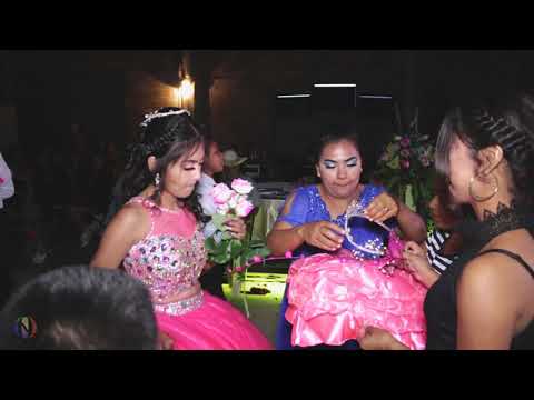 Read more about the article CORONACIÓN y ÚLTIMA MUÑECA para la QUINCEAÑERA