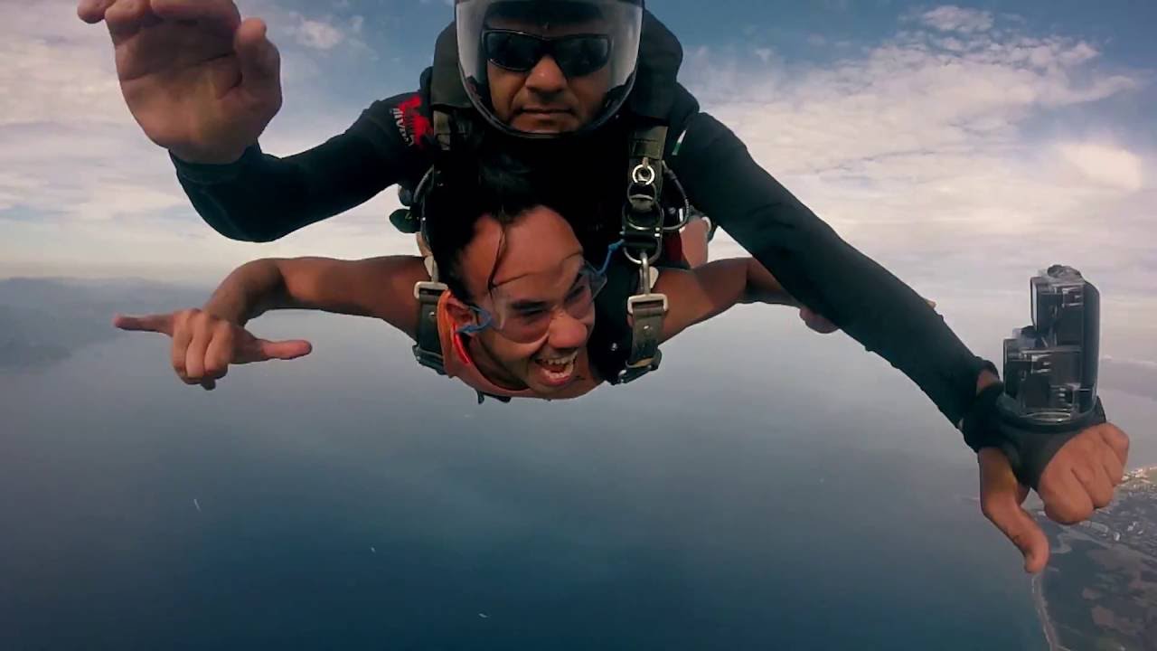 amistad meaning ¿QUÉ ES TE INVITO A? ◀︎▶︎WEREVERTUMORRO◀︎▶︎