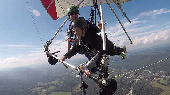 Laura Nobles Hang Gliding at Lookout Mountain Flig...