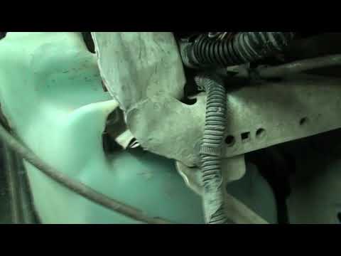 Video: Hvordan skifter man transmissionsvæsken på en Acura RDX?