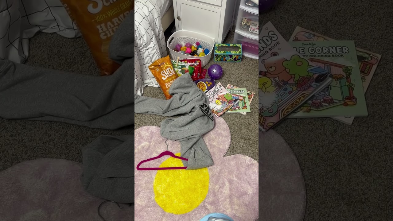 Weekend room cleaning! 🧽🫧🧺🥨