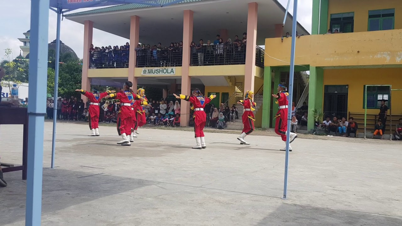 Tari Komando (TARKOM) SALINSI di event JAGUAR MTs Persiapan Negeri 4 Medan