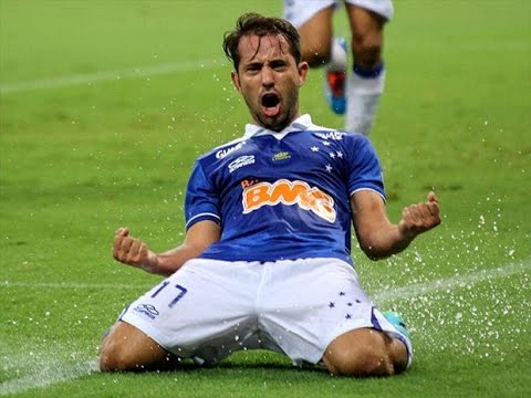 CRUZEIRO x Santos - Golaço de Everton Ribeiro (Um dos Gols Mais Bonitos do Brasileiro de 2013)