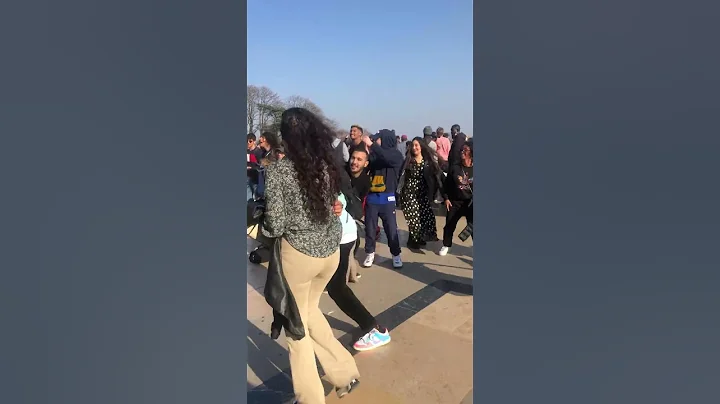 IMAGINE you're walking in the street and you see this, do join us ?