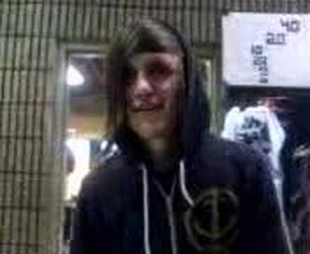 Jared from Blessthefall saying Hi! to Taylorr!!
