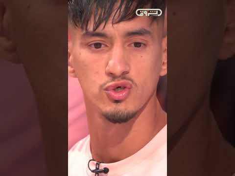 امي كانت تحب الخير حميد شاف صورة والدته وسكت ولكن كلشي بان في عينيه عشت وشفت