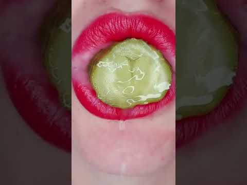 Natural Soft kiss👄#goviral #eating #jelly #fyp #Shorts #foryou #presslips#foryou #satisfyingvideo