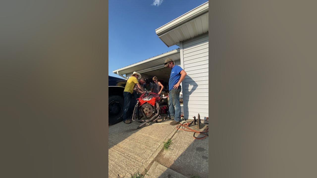 355 Chevy roller cam, vortec 062 heads and a performer rpm intake. First engine out of my garage