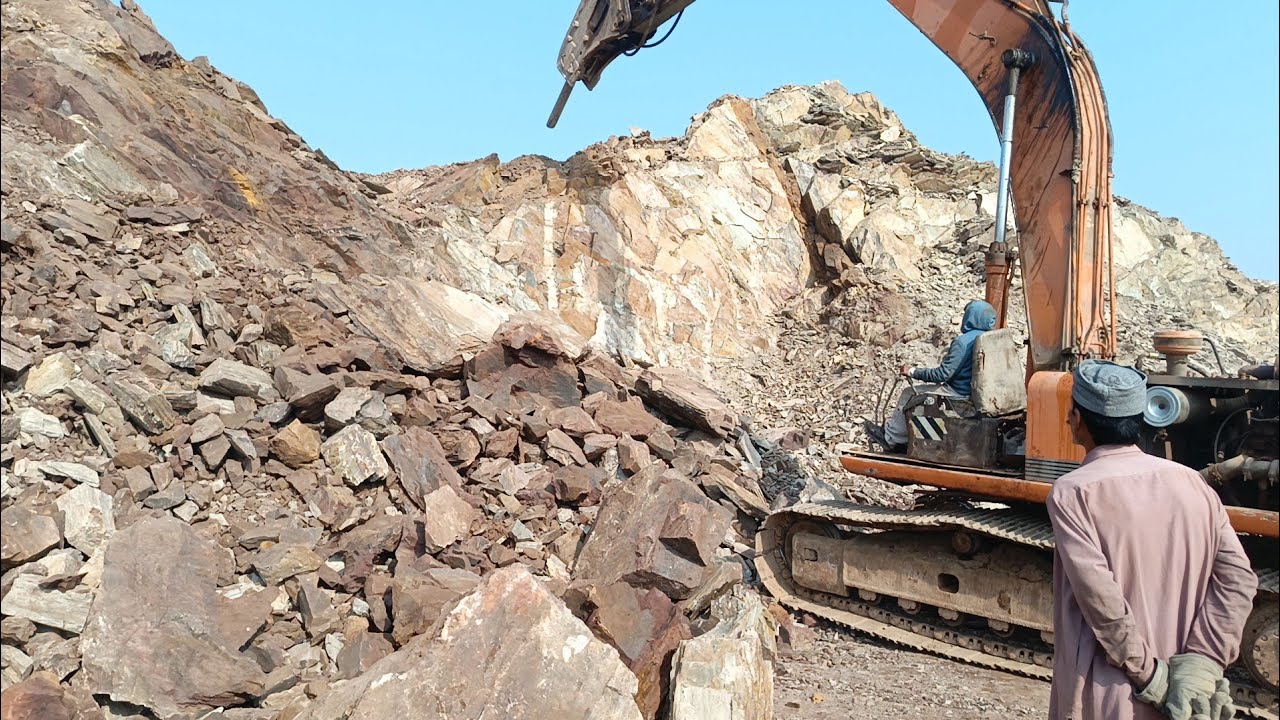 EXCAVATOR POWER: Breaking a Hill like a Pro!” 