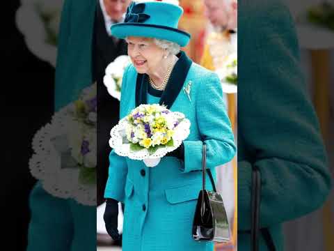Факты о сумочке Елизаветы II