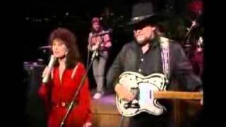 Video thumbnail of "Waylon Jennings and Jessi Colter- Suspicious Minds"