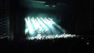 Vampire Weekend (Live at Sony Centre) Campus / Oxford Comma