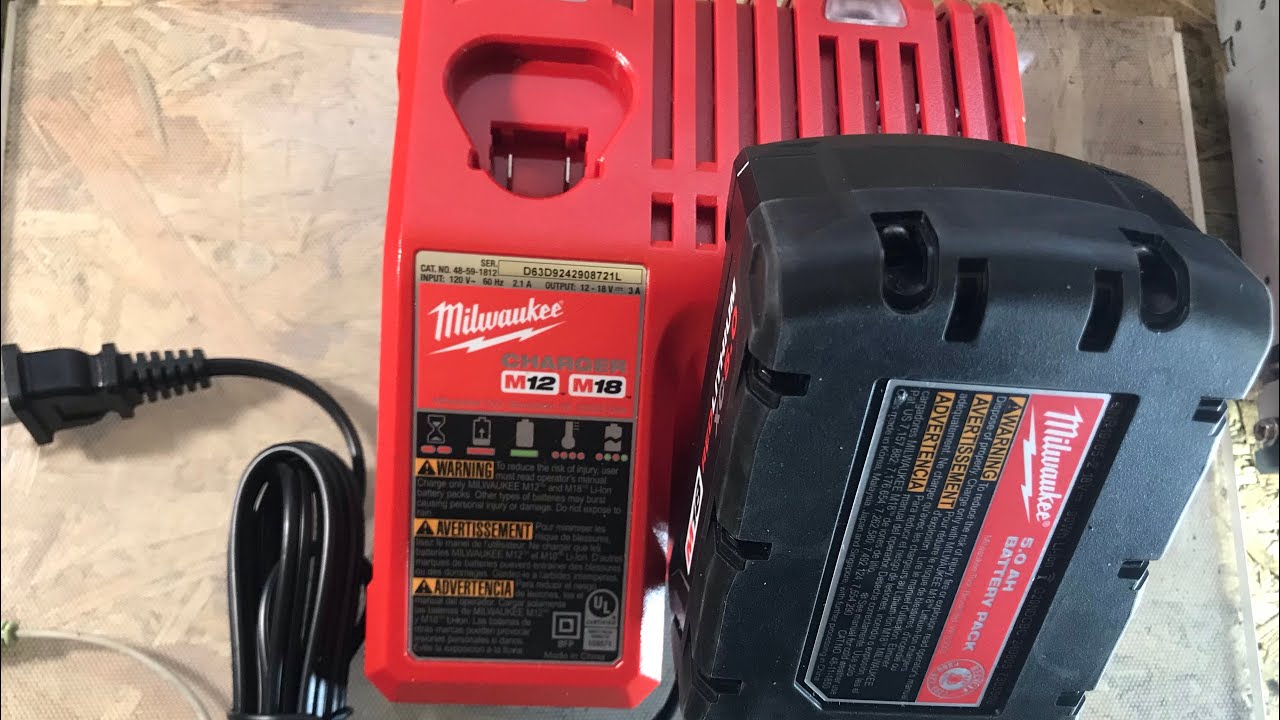 MiLwaukee Charger M12 M18 120v-220v