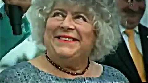 Miriam Margolyes becomes an Australian Citizen