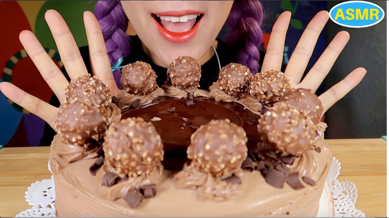 ASMR CHOCOLATE FUDGE CAKE+FERRERO ROCHER EATING SOUND |초코케익+페레로 로쉐 리얼사운드 먹방 |CURIE.ASMR