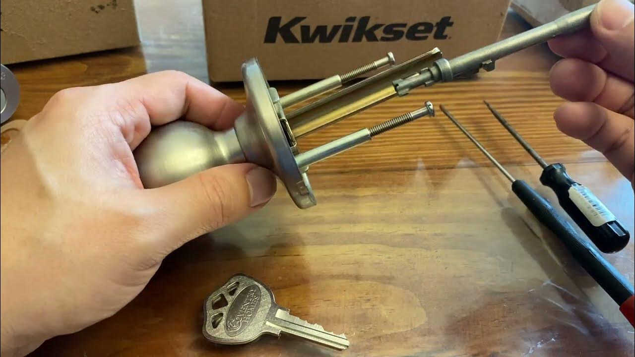Rekeying a kwikset doorknob lock without the original key Easy that anyone can do it. YouTube