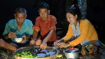 Cá lóc nướng - Lương nướng ăn kèm với lá sen non ngon nhức nách