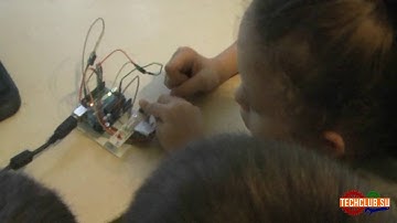 Программируем под Arduino. Три диода и кнопка.