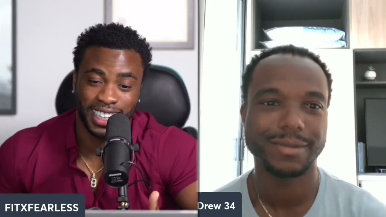 Он не встречается, потому что ему «не хватает уверенности в себе»… Но он накачан