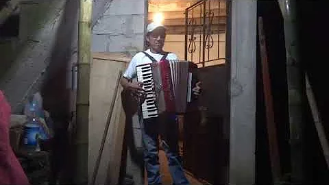 Ambato tierra de flores. Interprete Celso Vega..