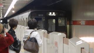 名古屋市営地下鉄桜通線　高岳駅1番ホームに6000形が到着