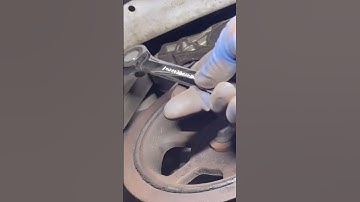 Gordelspanner onder de knie.