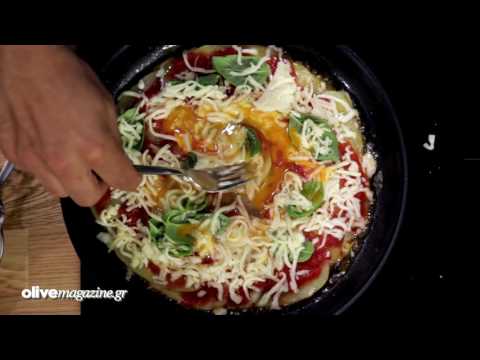 Βίντεο: Πίτσα πατάτας σε ένα τηγάνι