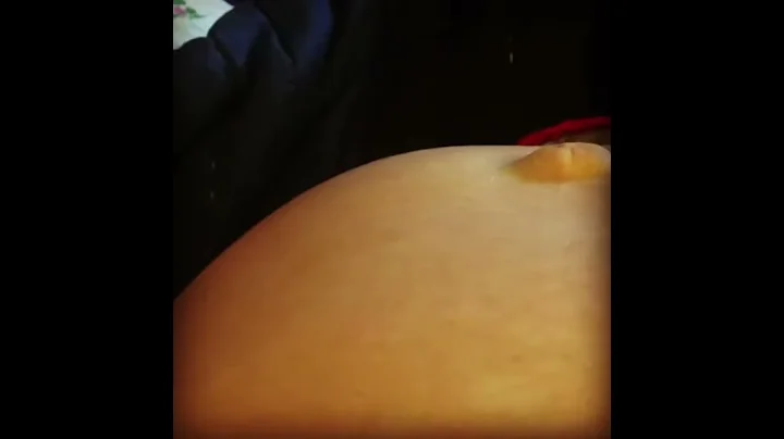 Baby kicks at 28 weeks