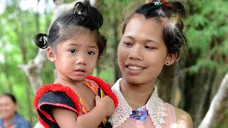 Young Thai Mother Consoling Her Crying Daughter Upconverted To 4K 60Fps