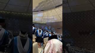 Graduan Tunduk Hormat kepada Ibu Bapa #gembira #rindu #konvokesyen