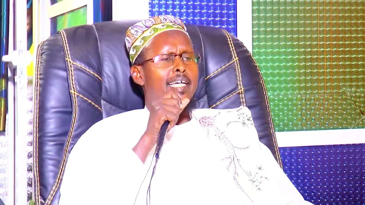 Dib u Daawo Illaahay ha u naxariistee Sh.Cabdinaasir Xaaji Axmed Fikradaha sida uu uga digayay