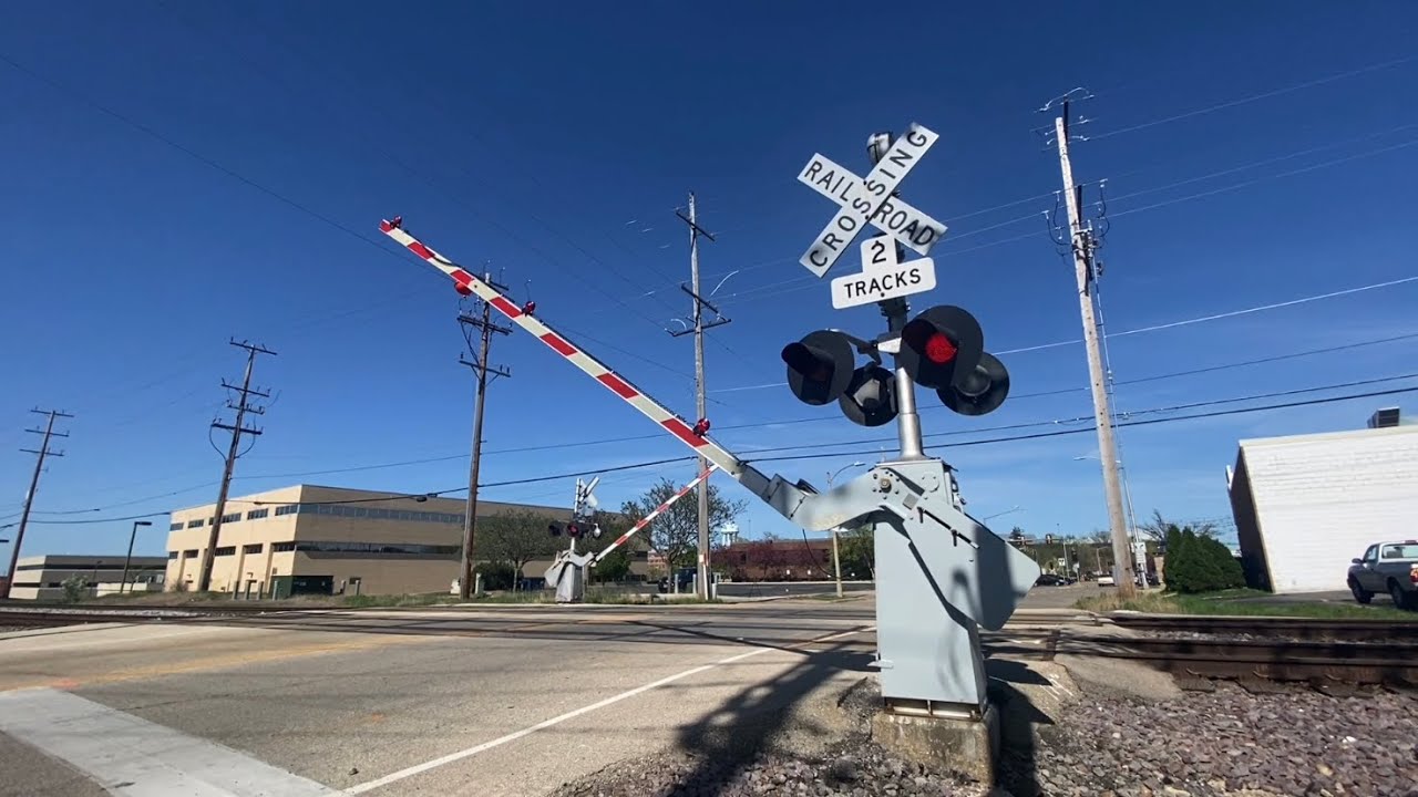 GRISWOLD GATES! UP Mixed Freight Train Potter Road, Elm Grove, WI YouTube